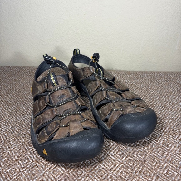 KEEN Mens Newport waterproof brown leather hiking shoes Sz 10 sandals outdoor